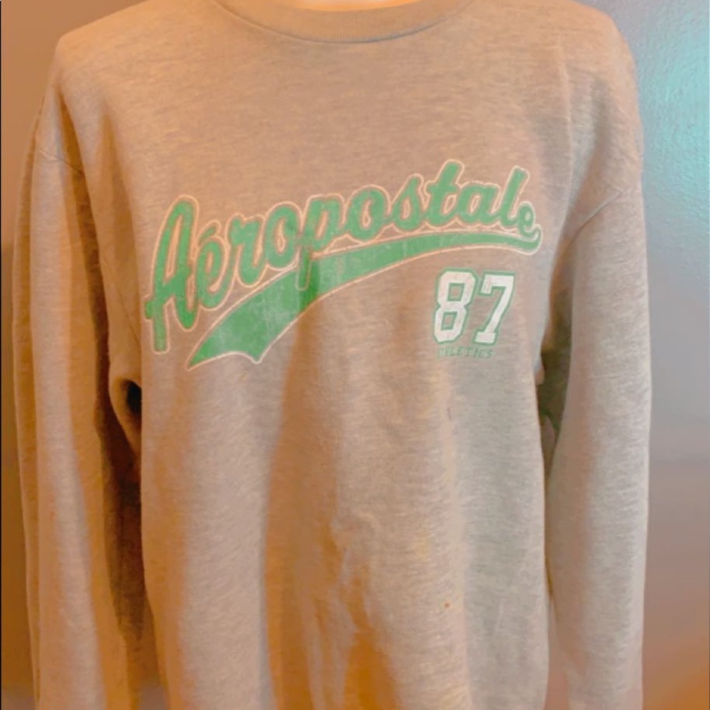 aero crewneck